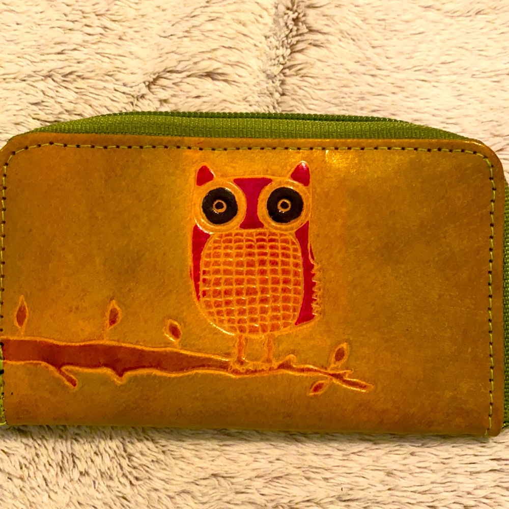 Small leather wallet with owl
